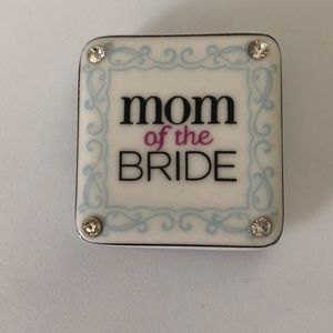Mom of the bride pin. Price as is, already low